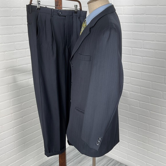 Caravelli Suit Mens 42R 33W 28L Blue Pinstripe Superior 150s Hightech Classic - Picture 3 of 16